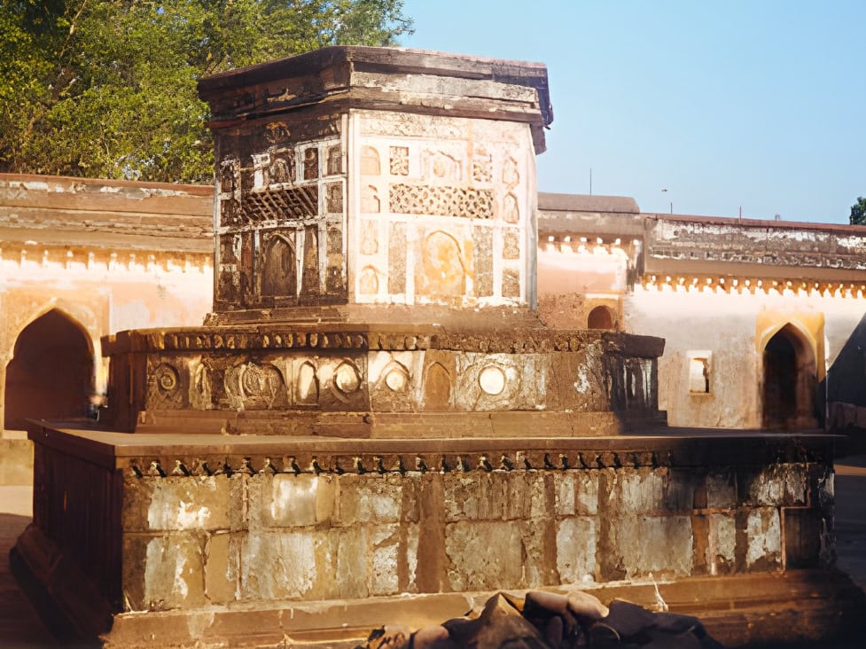 Bajirao Peshwa Samadhi at Raverkhed