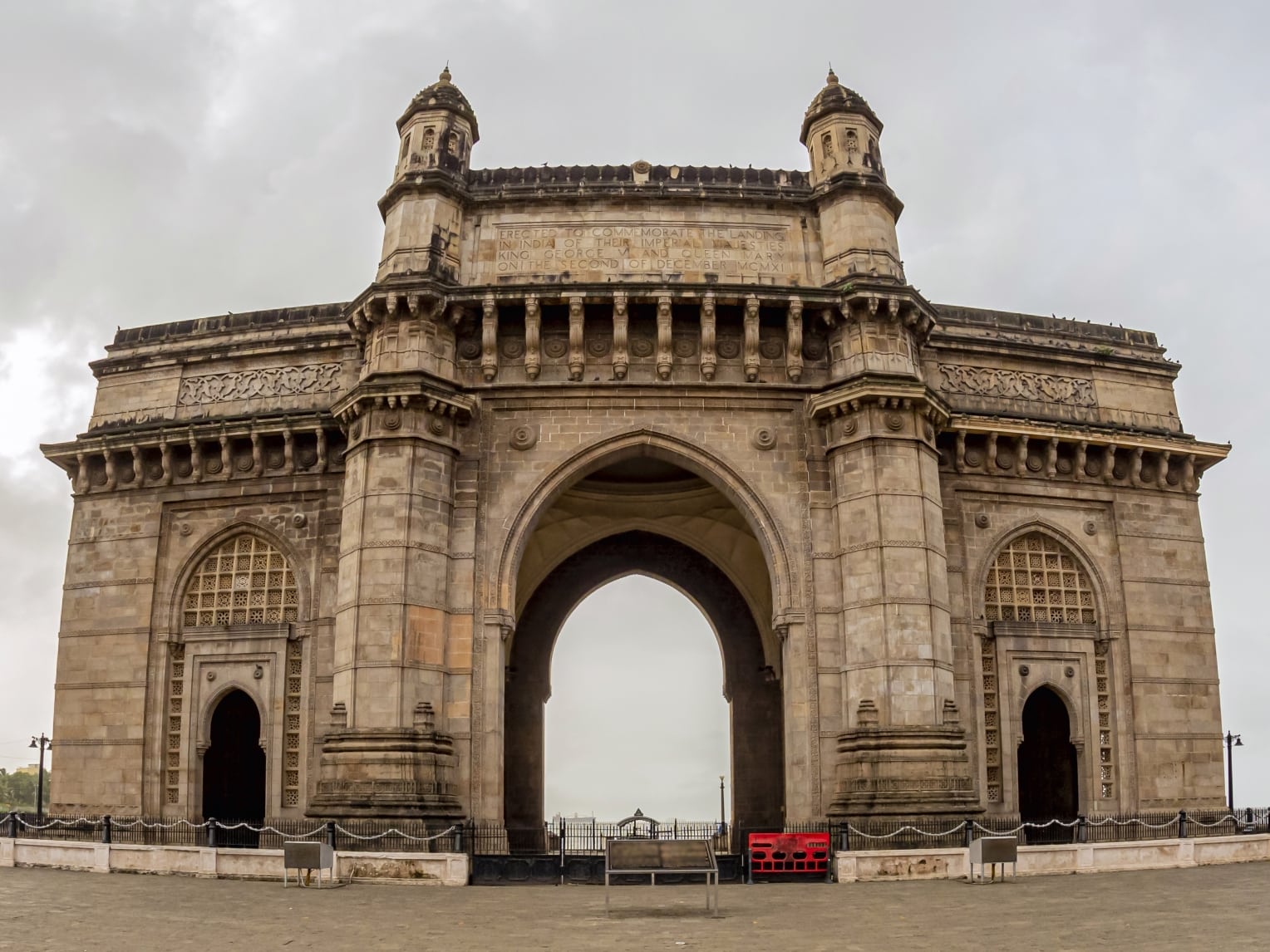 Iconic Memorial Gateway of India
